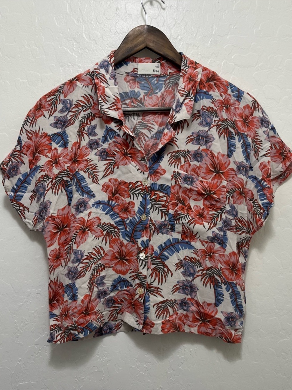 Aritzia Wilfred Free Hibiscus Print Aloha Shirt XS / Vacation Cropped Resort